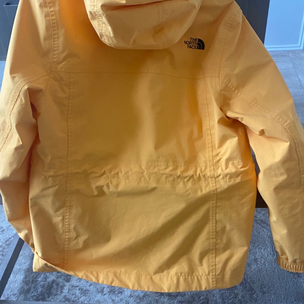 Womens north face rain coat - Picture 2 of 2